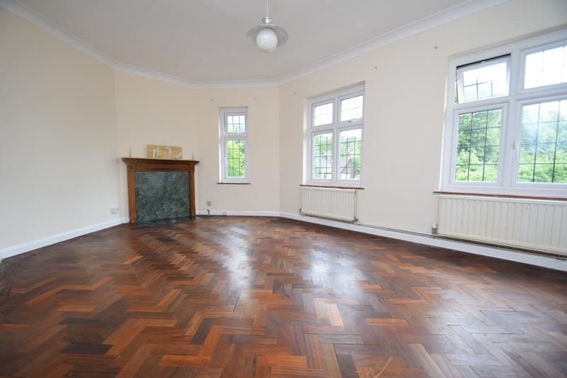 Flat Wolsey Road in Three Rivers