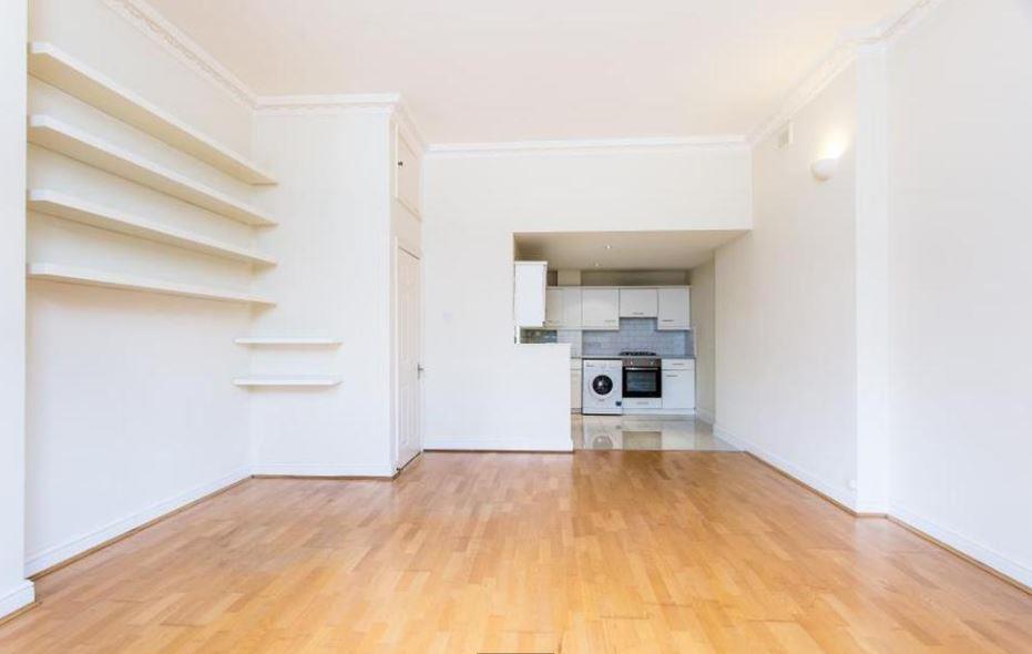 Flat Fitzjohn's Avenue in Greater London