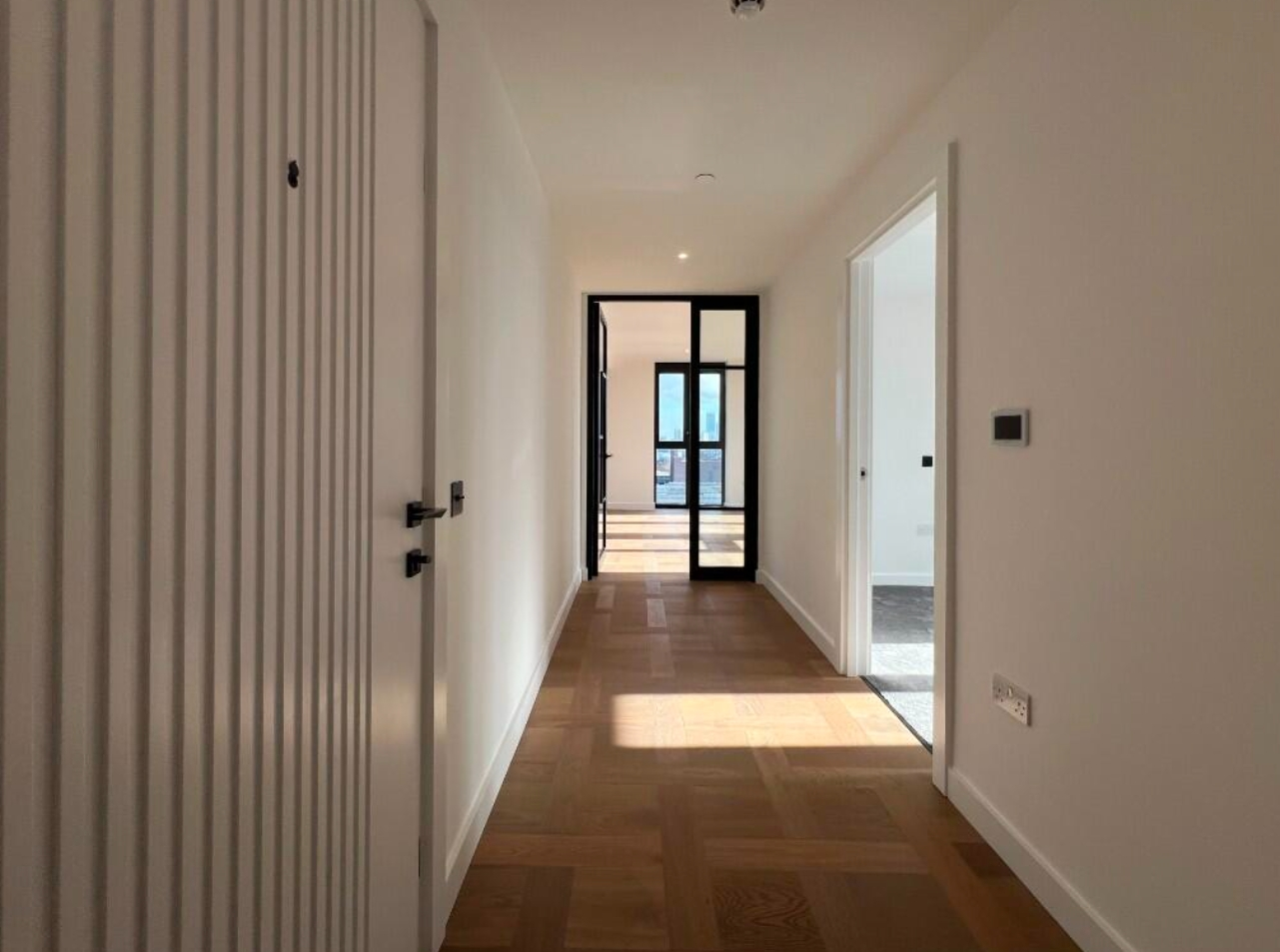 Flat Prusom Street in Greater London