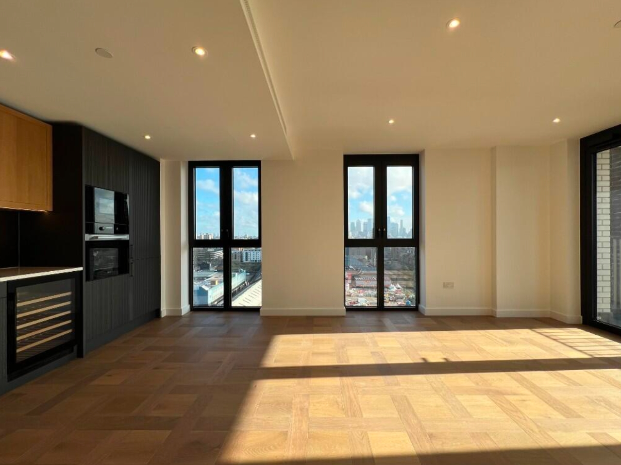 Flat Prusom Street in Greater London