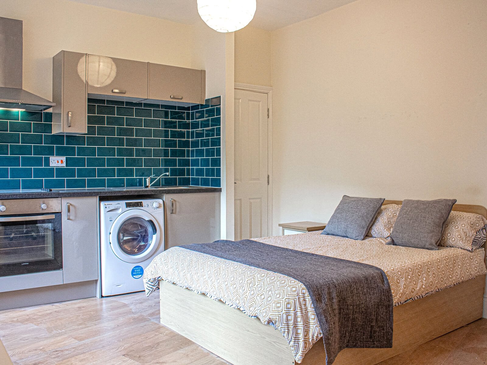 Flat Clarendon Road in Leeds