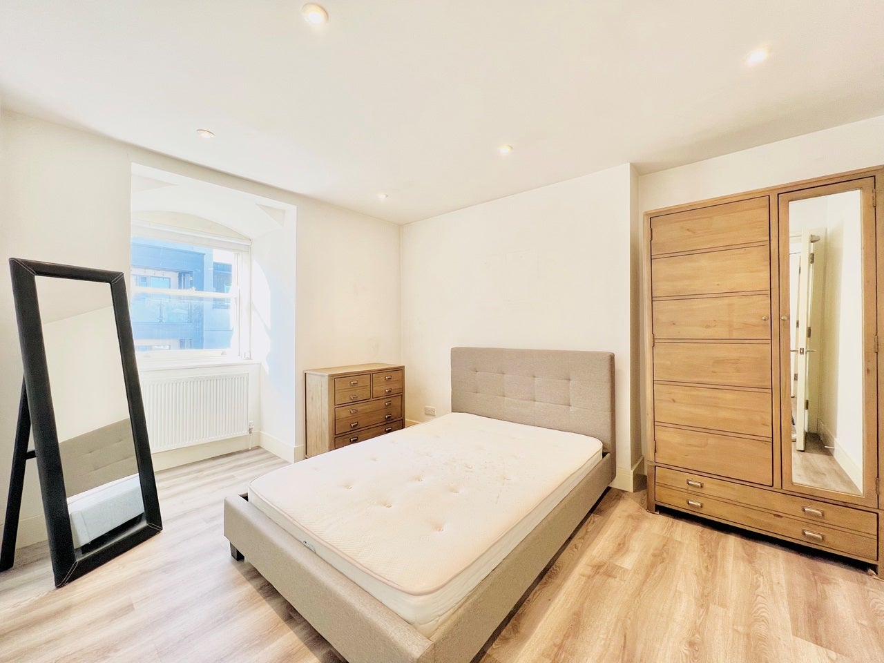 Flat Sidney Road in Greater London
