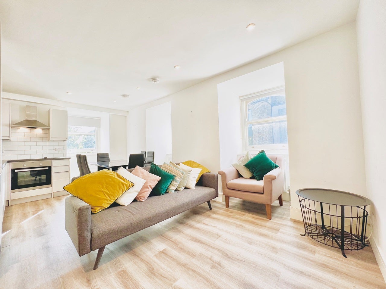 Flat Sidney Road in Greater London