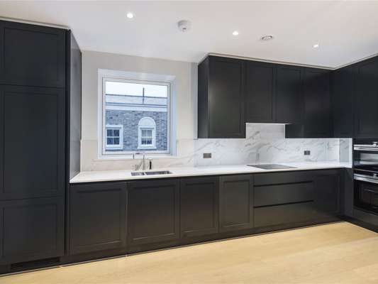 Flat Burlington Lane in Greater London