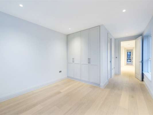 Flat Burlington Lane in Greater London