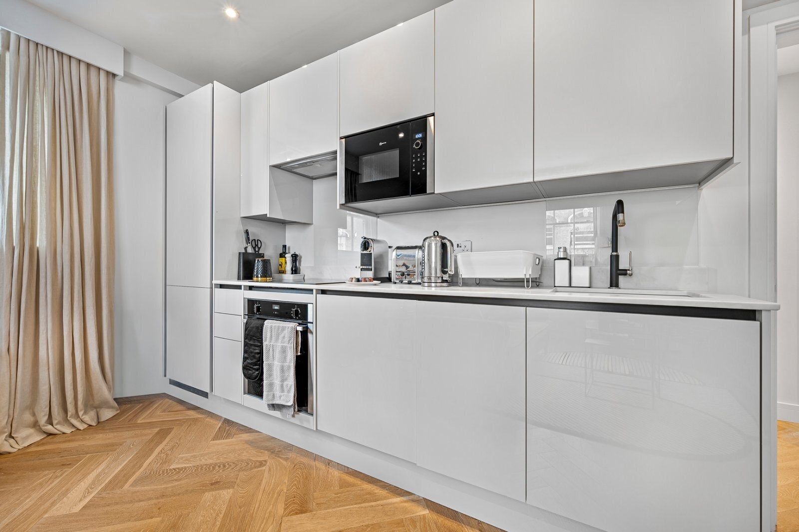 Flat Charlotte Street in Greater London