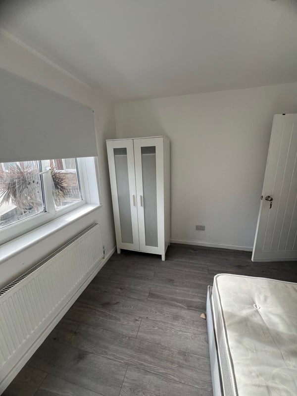 Room Patrick Connolly Gardens in Greater London