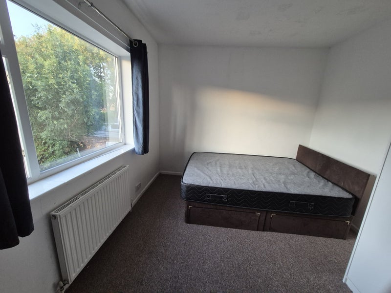 Room Sunninghill Drive in Nottingham