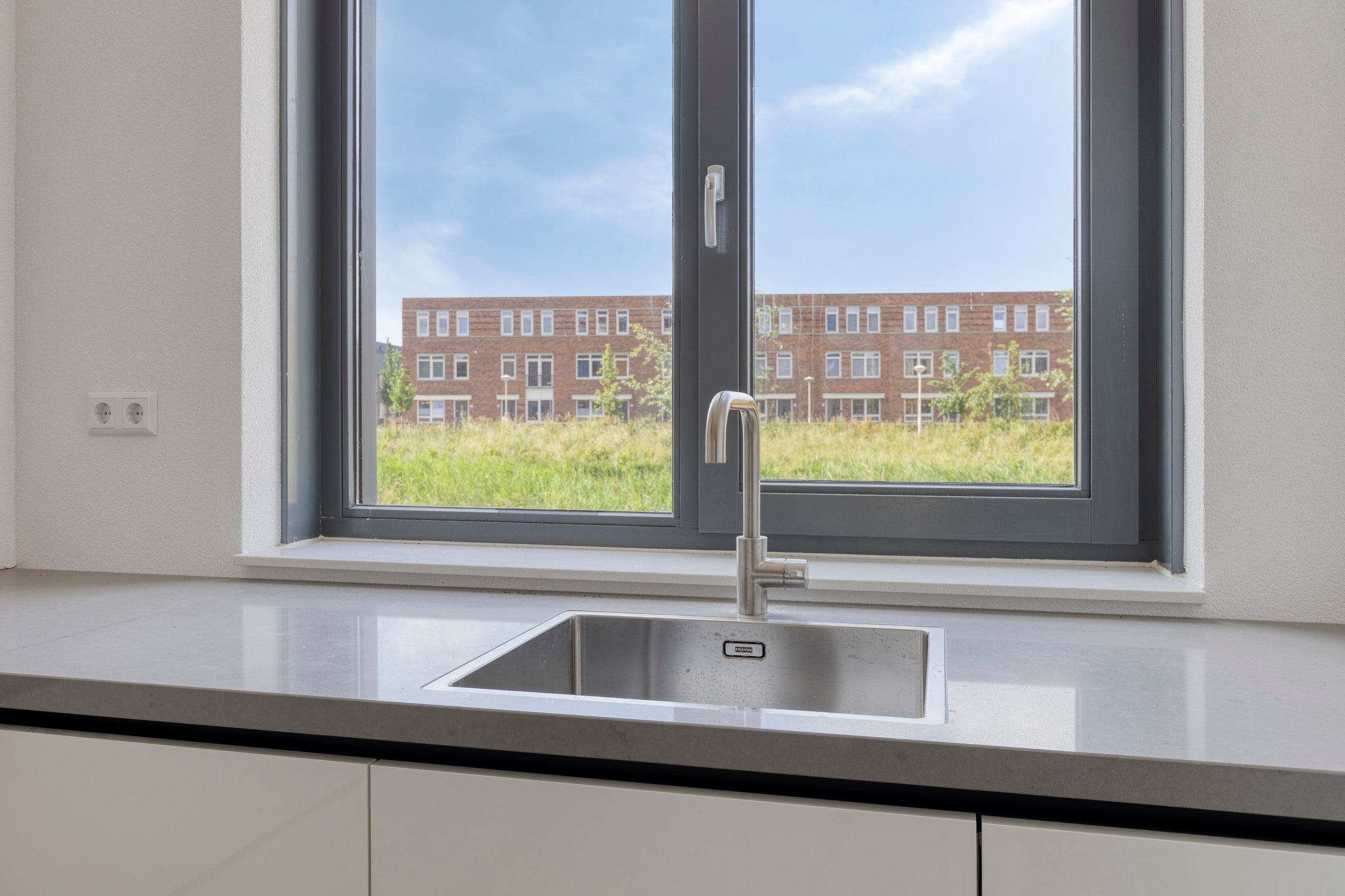 Tussenwoning te koop: Ambachtsherenpad 63, Zoetermeer