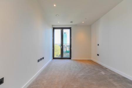 Flat Baltic Street West in City of London