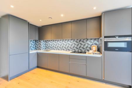 Flat Baltic Street West in City of London