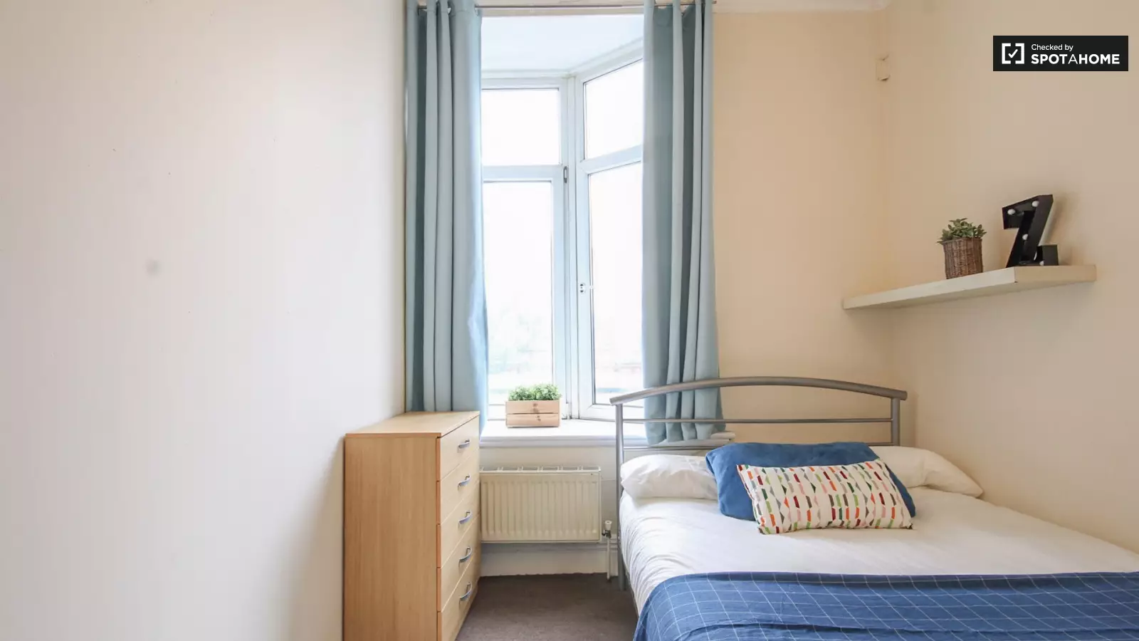 Flat Kilburn High Road in Greater London