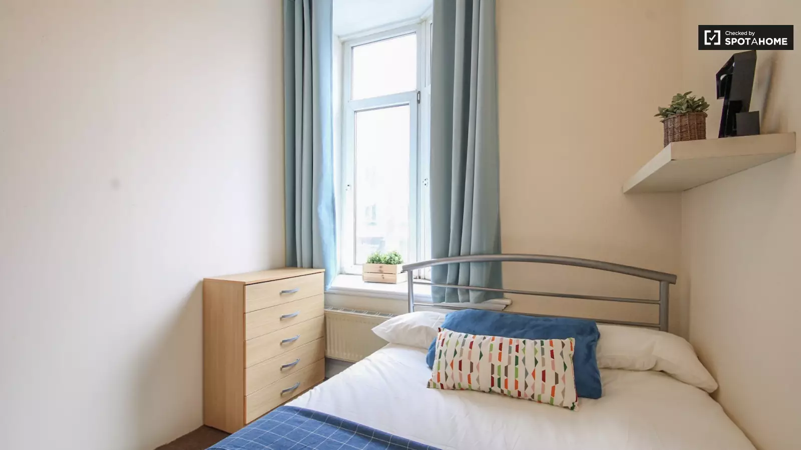 Flat Kilburn High Road in Greater London