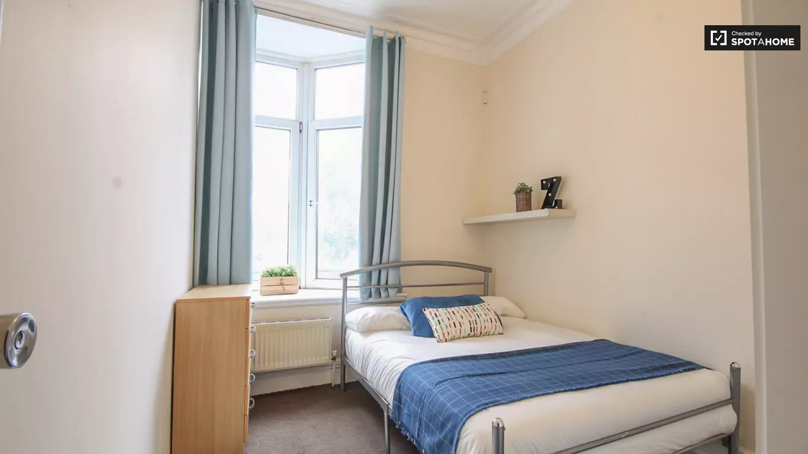 Flat Kilburn High Road in Greater London