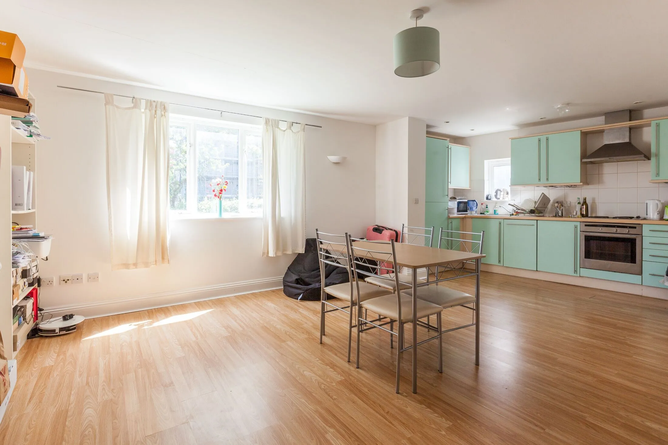 Flat Robsart Street in Greater London