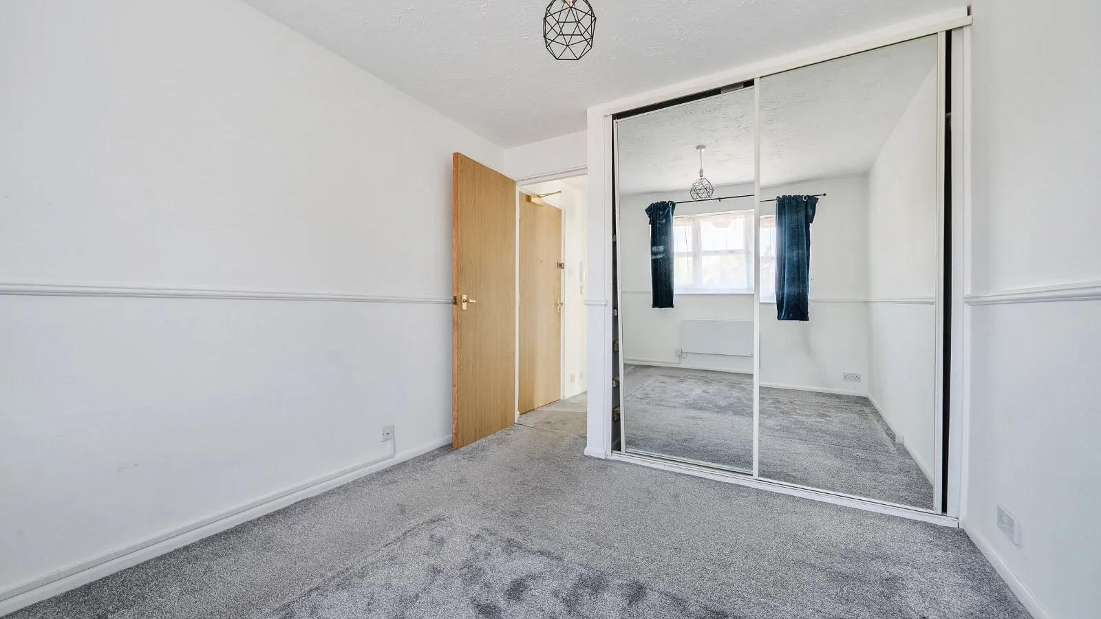 Flat St Pauls Rise in Greater London