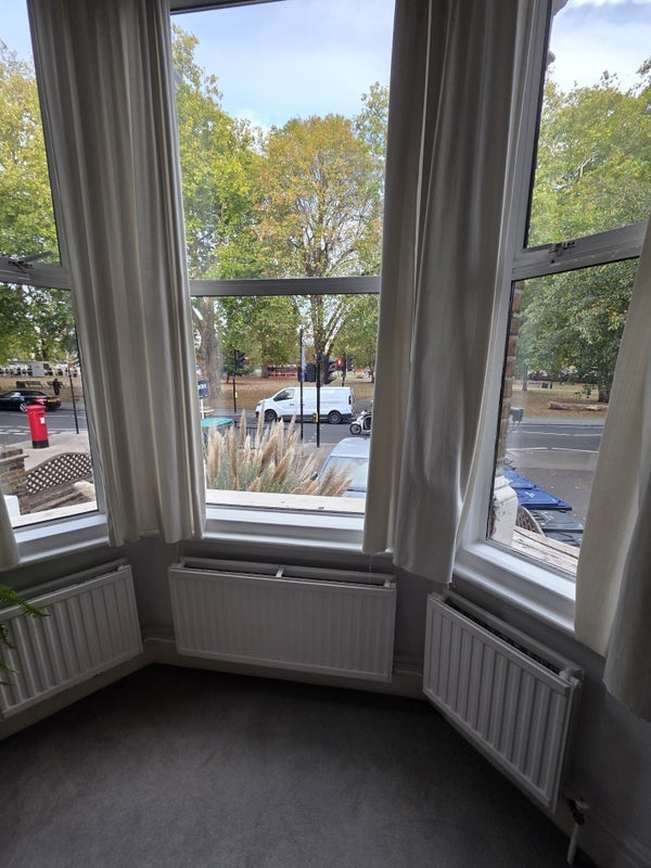Room Gordon Road in Greater London