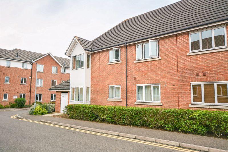 Flat Fielding Way in Southend-on-Sea