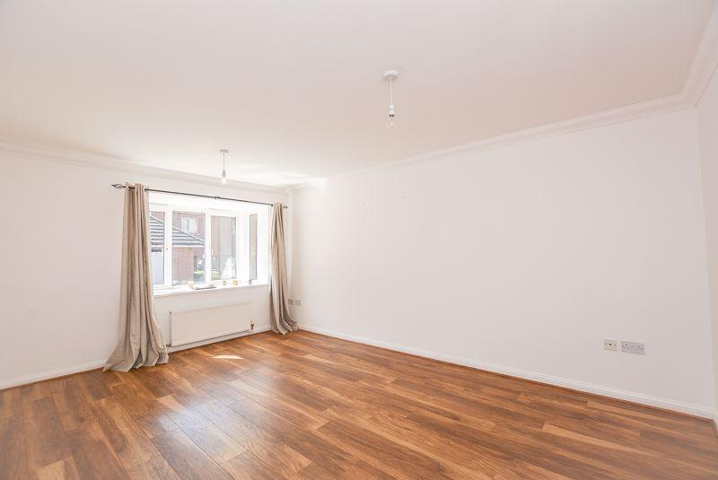 Flat Fielding Way in Southend-on-Sea