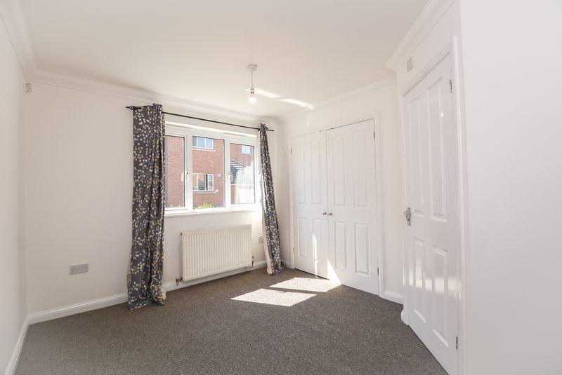 Flat Fielding Way in Southend-on-Sea