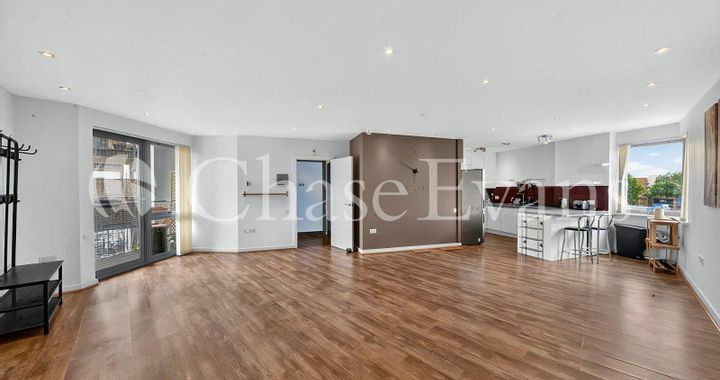 Flat Wick Lane in Greater London