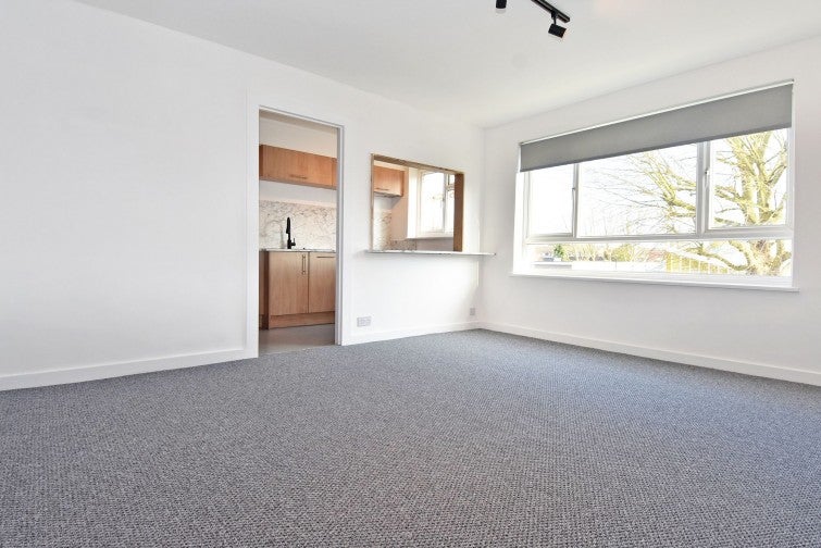 Flat Ferrymoor in Greater London
