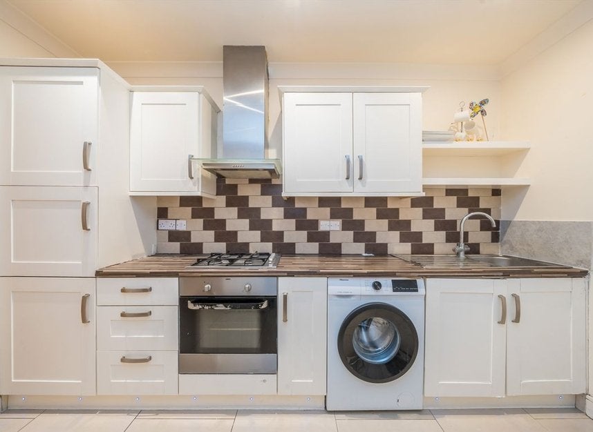 Flat South Street in Greater London
