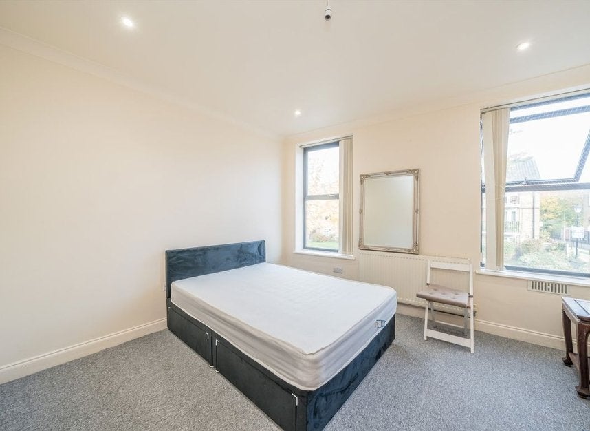 Flat South Street in Greater London