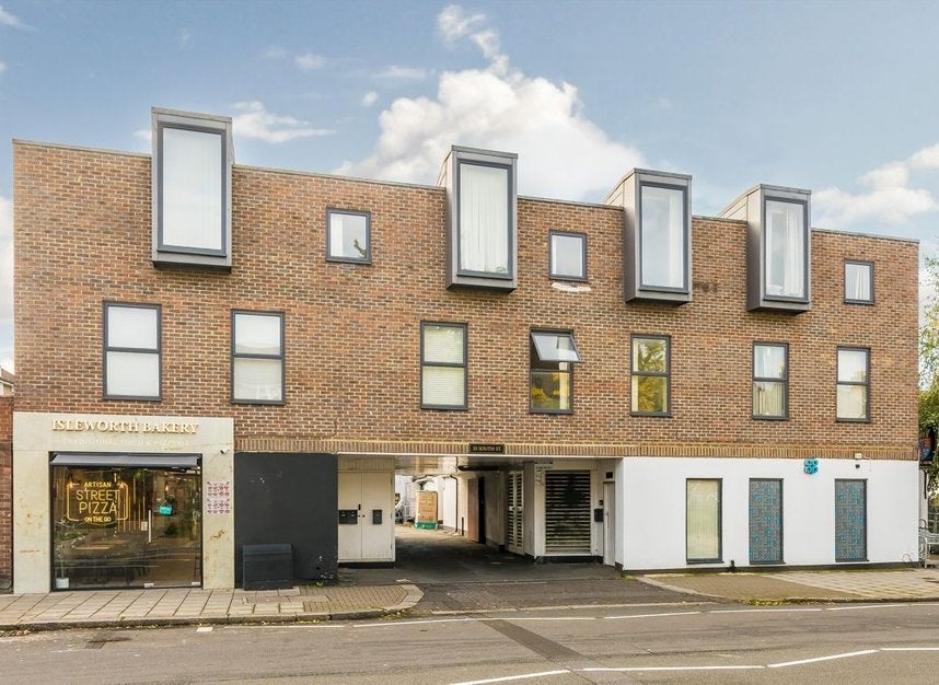 Flat South Street in Greater London