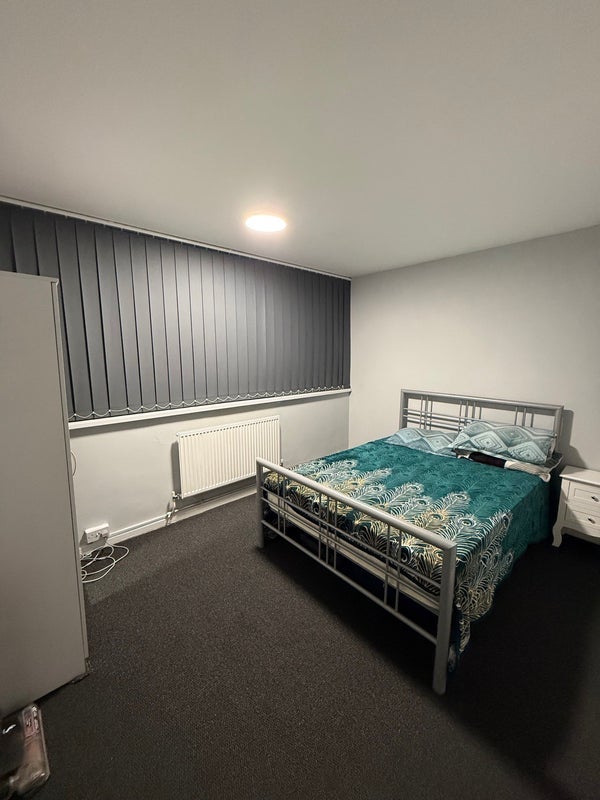 Room Asthill Grove in Coventry