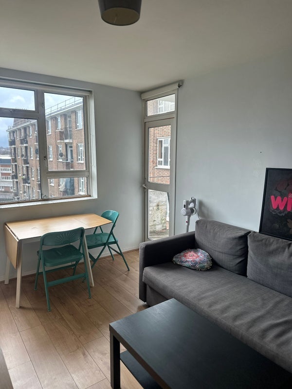 Room Patmore Street in Greater London