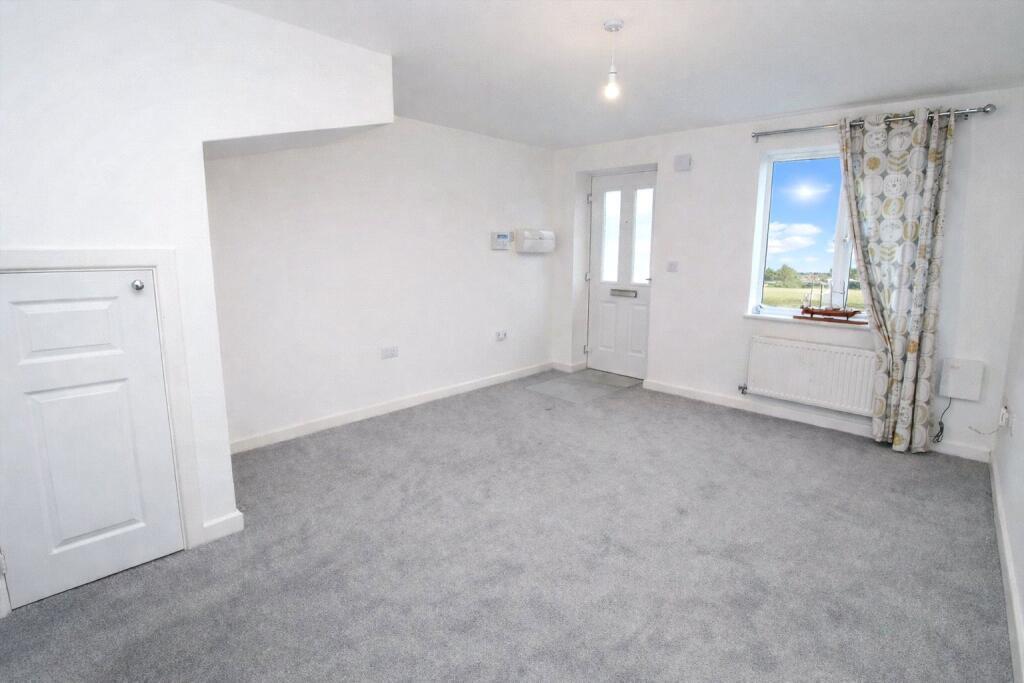 House Runnymede Way in Brompton