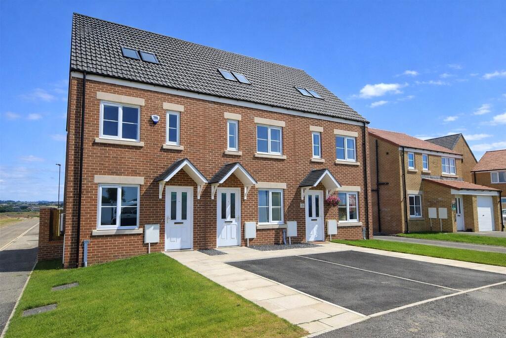 House Runnymede Way in Brompton