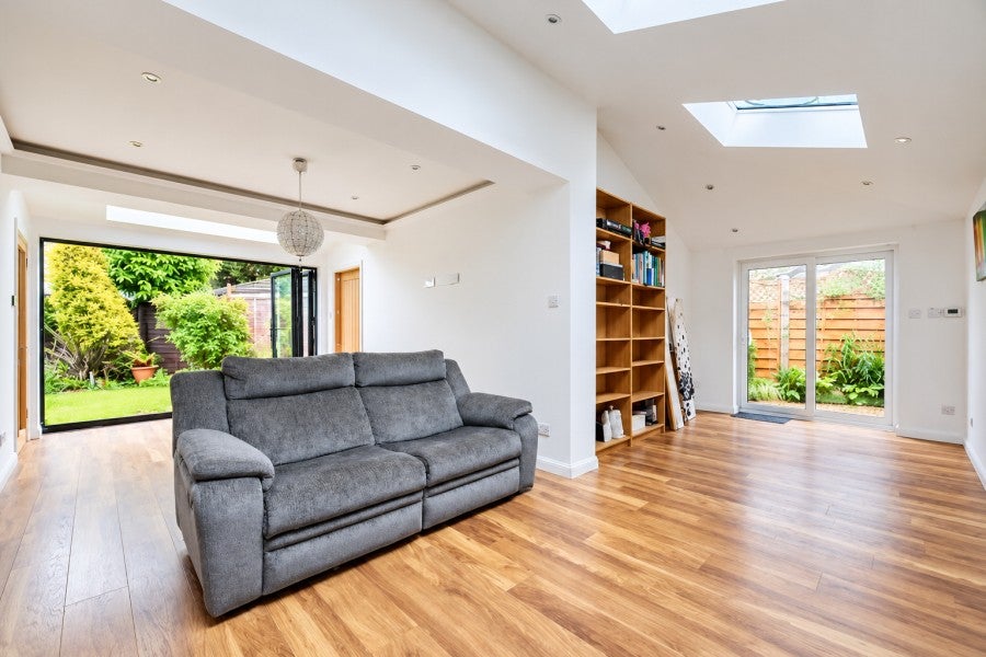Flat Boundary Road in Woking