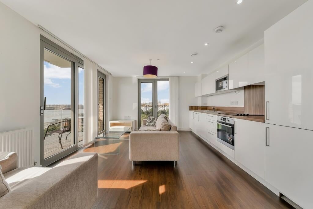 Flat Booth Road in Greater London