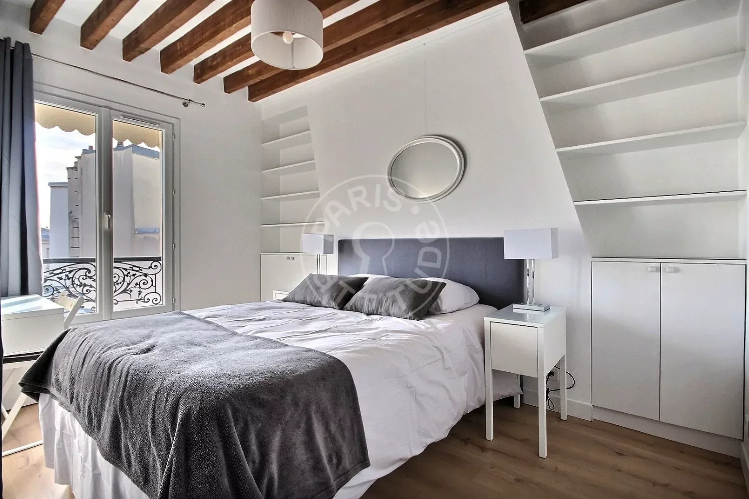 Flat Rue Jean-Baptiste Pigalle in Paris