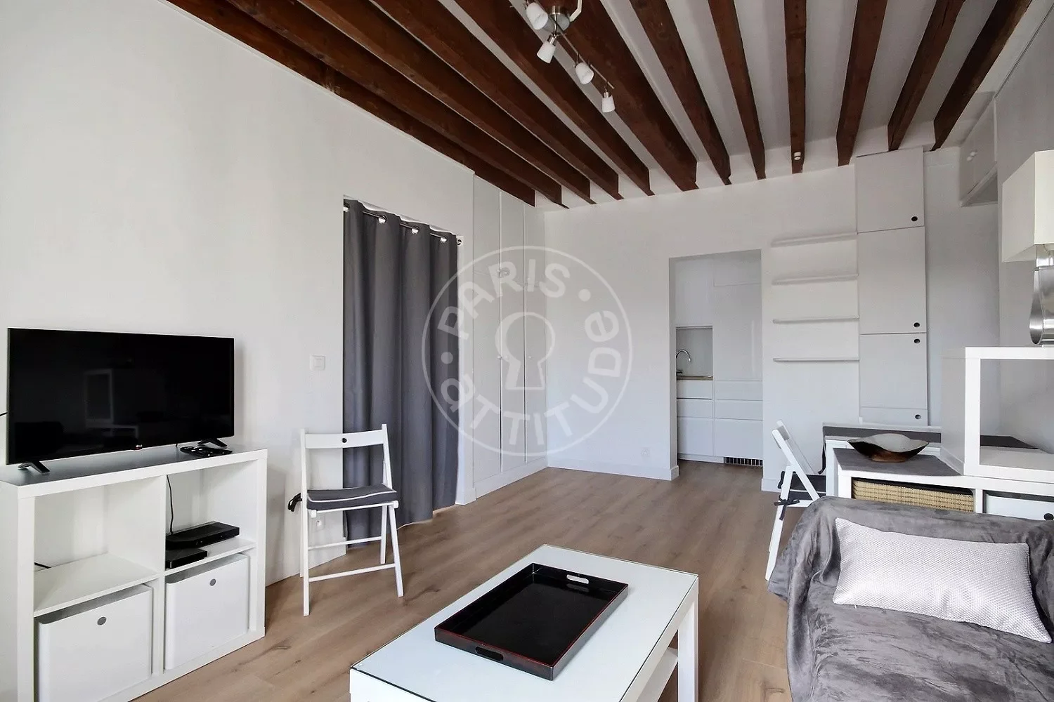 Flat Rue Jean-Baptiste Pigalle in Paris