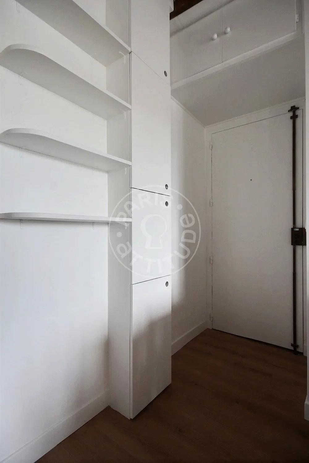 Flat Rue Jean-Baptiste Pigalle in Paris