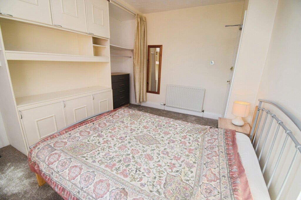 Room Hamp Ward in Bridgwater