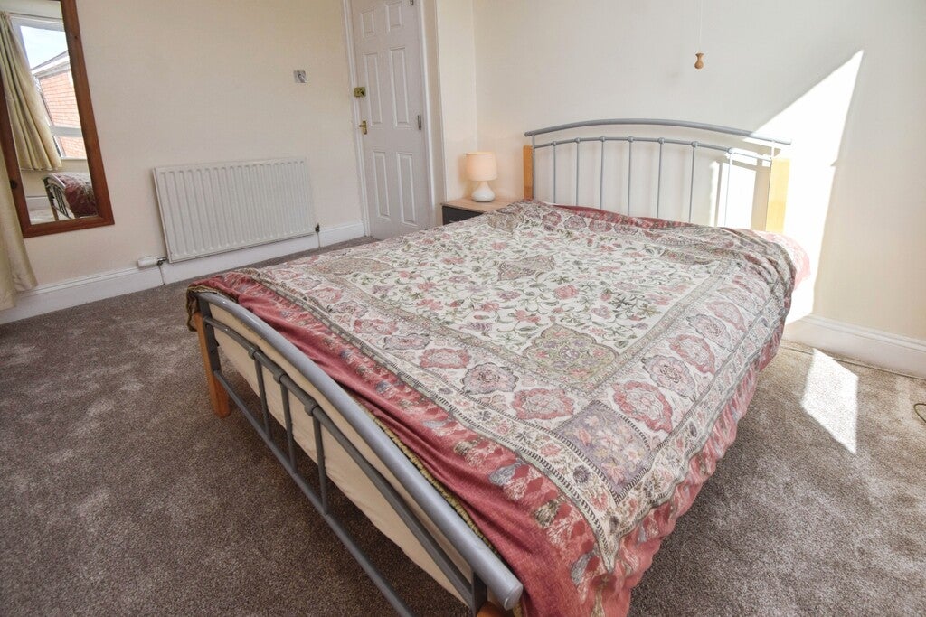 Room Hamp Ward in Bridgwater