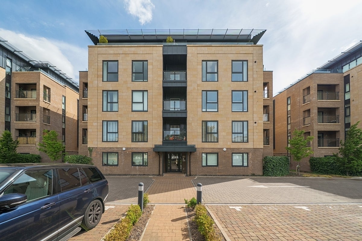Flat Lansdown Road in Cheltenham