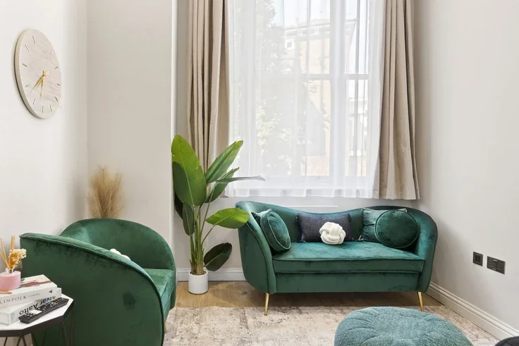 Flat Queen's Road in Greater London