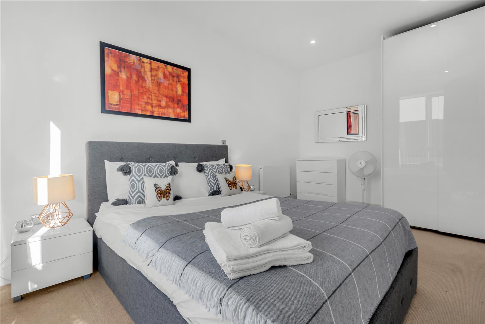 Flat Lampton Road in Greater London