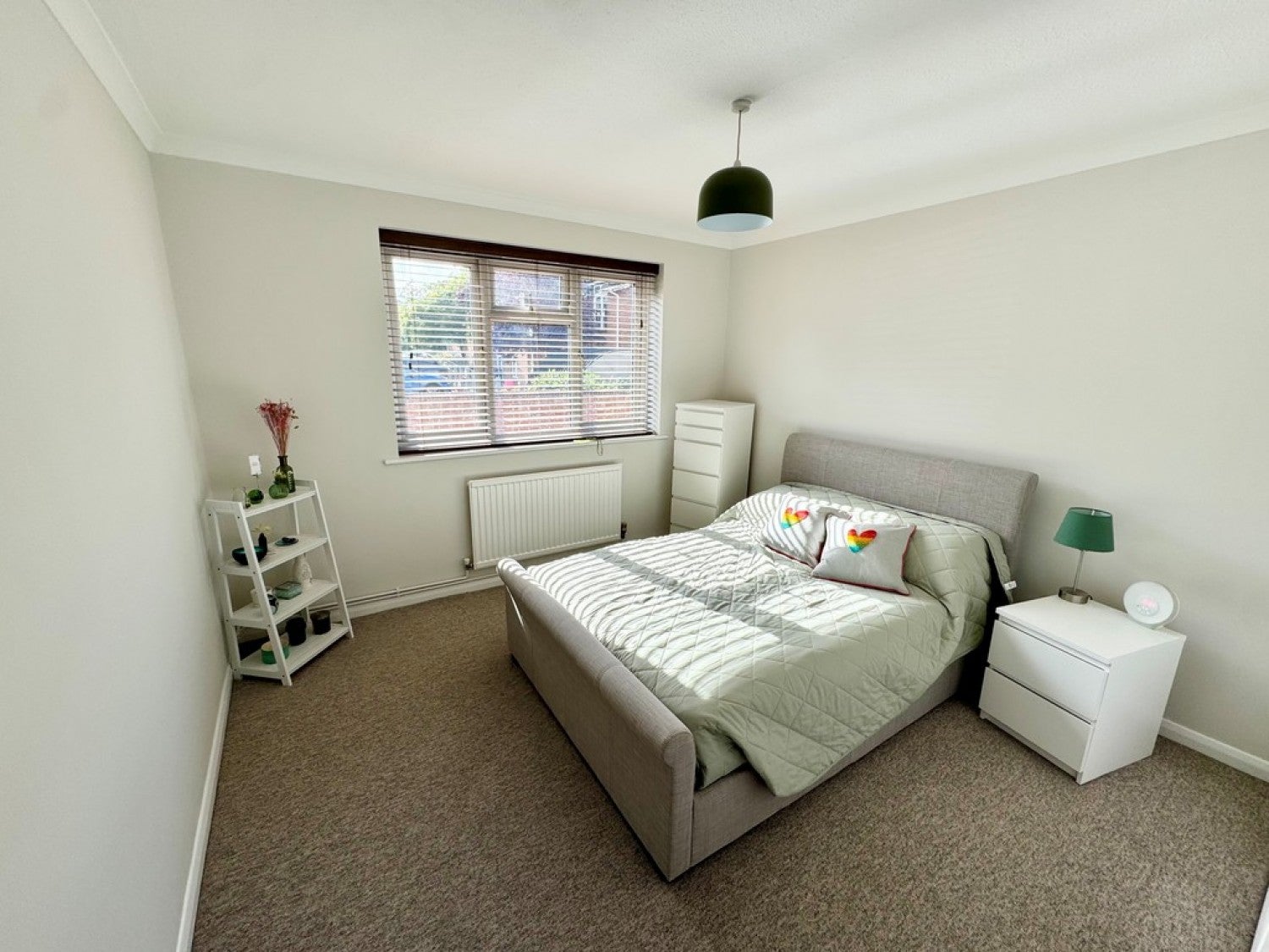 Flat Epsom Road in Guildford