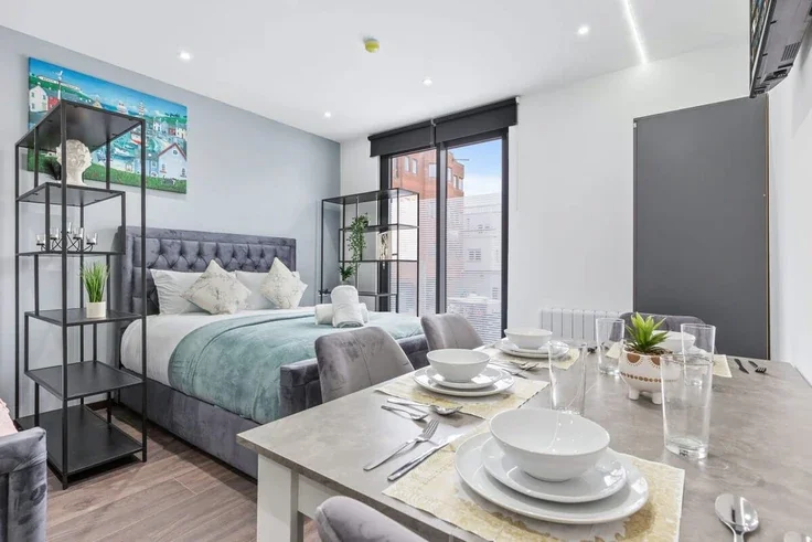 Room Woodstock Road in Greater London