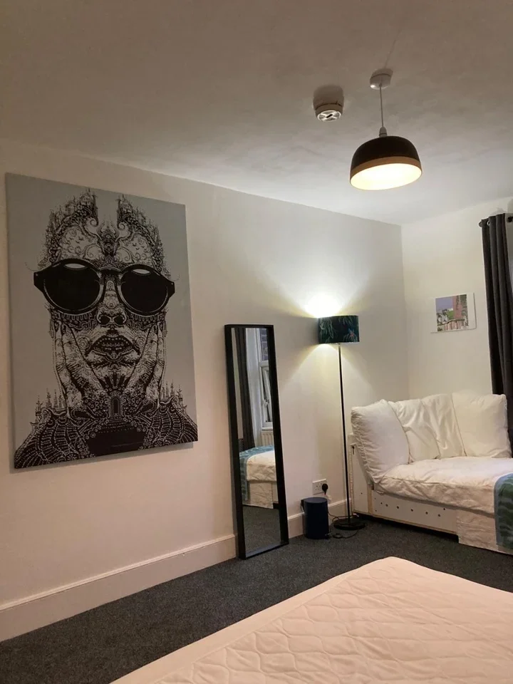 Room Forest Road in Greater London