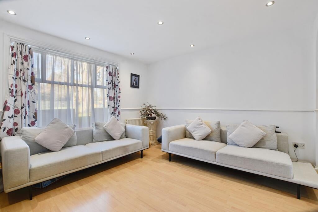 Room Chicheley Gardens in Greater London