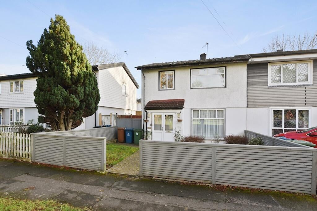 Room Chicheley Gardens in Greater London