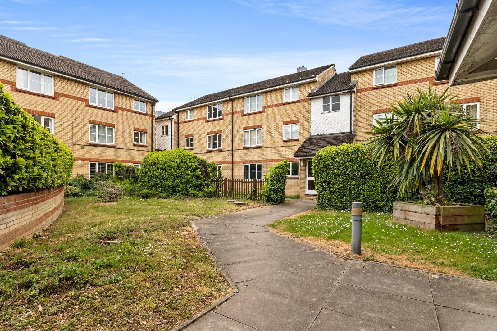 Flat Heddington Grove in Greater London