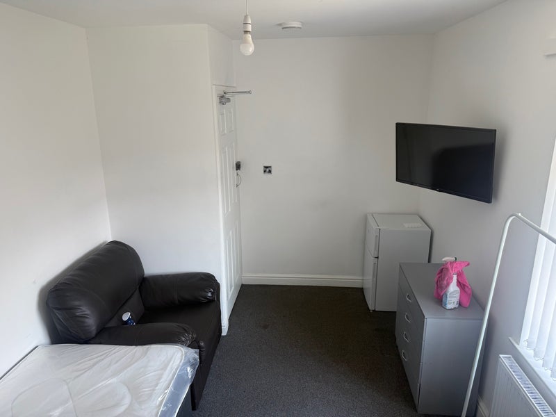 Room Rendcombe Green in Liverpool